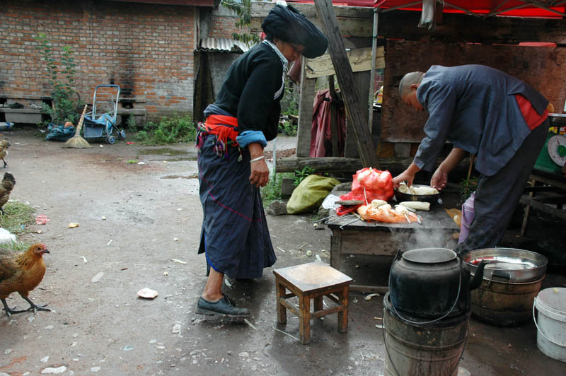 Curisous chicken living dangerously, hehe. I did not order any chicken, however